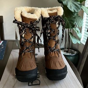 Woman’s Bearpaw Boots